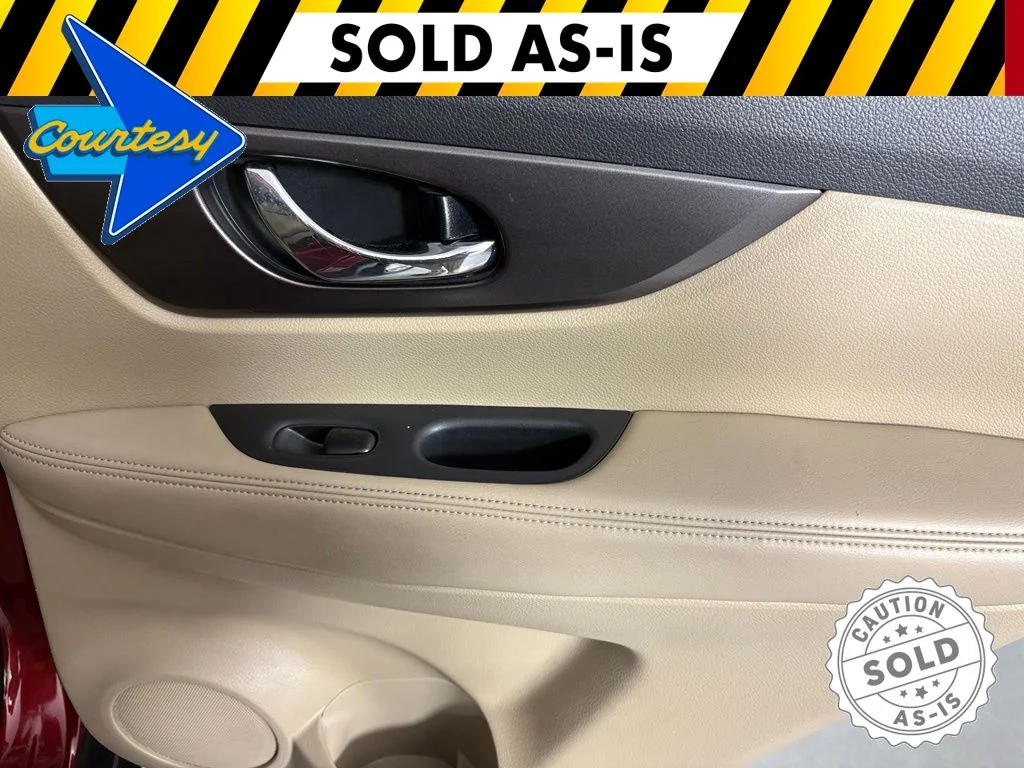 Used 2015 Red Nissan S image 15