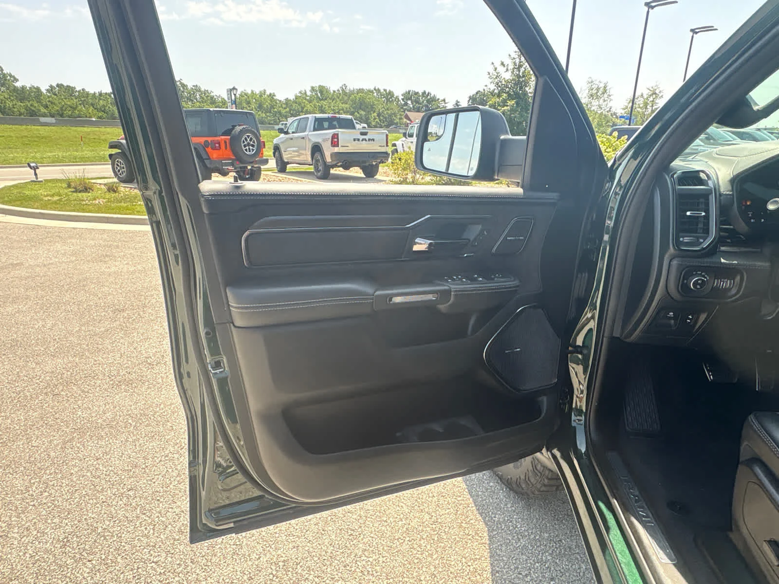 New 2026 Serrano-Green Metallic Exterior Paint RAM RHO image 19