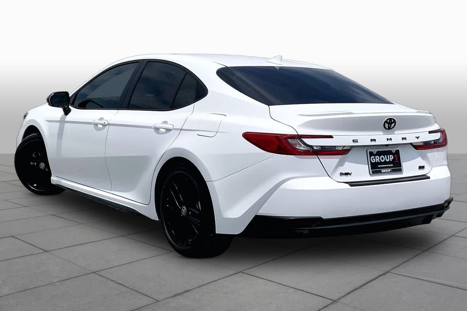 Used 2025 Ice Cap Toyota SE image 12