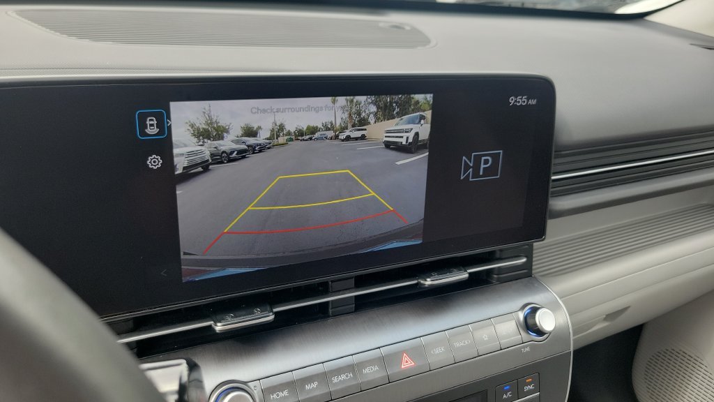 2025 Hyundai Kona SEL - Photo 17