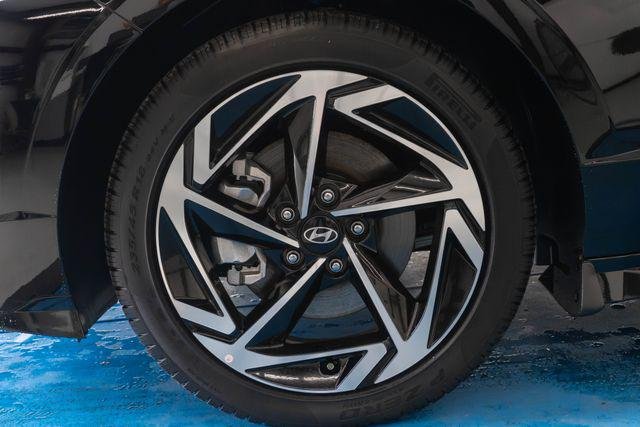 New 2026 Black Hyundai SEL Sport image 2