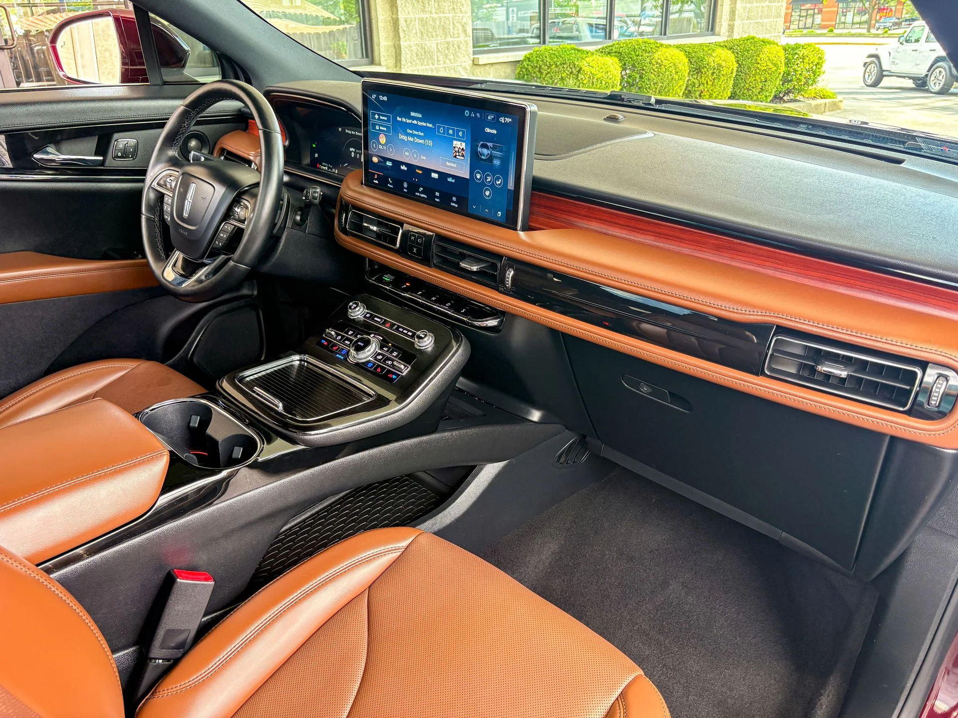 Used 2022 Red Lincoln Reserve image 24