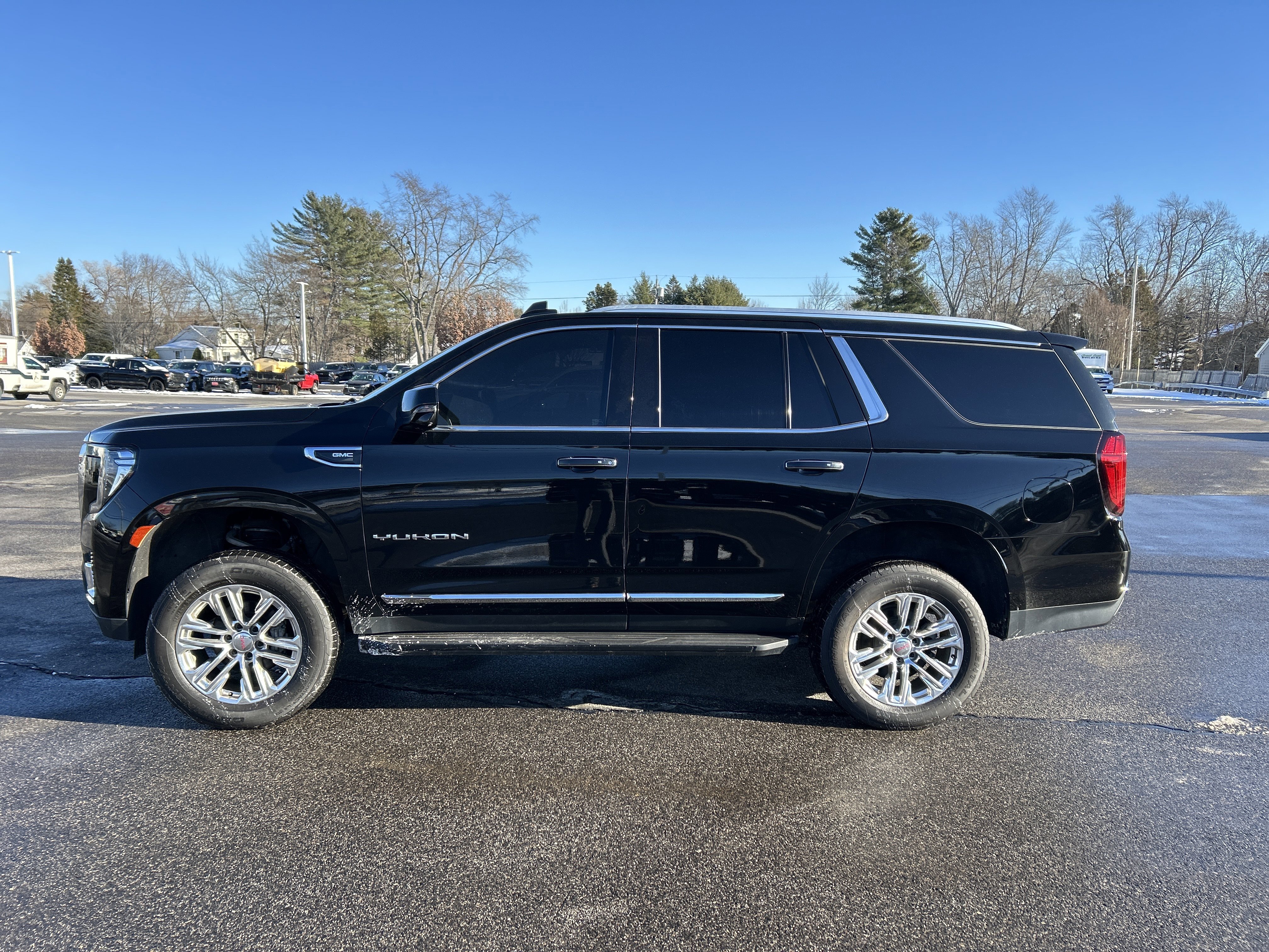 Used 2021 Onyx Black GMC SLT image 6