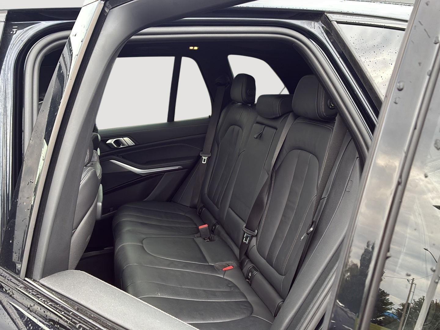Used 2022 Carbon Black Metallic BMW xDrive40i image 5