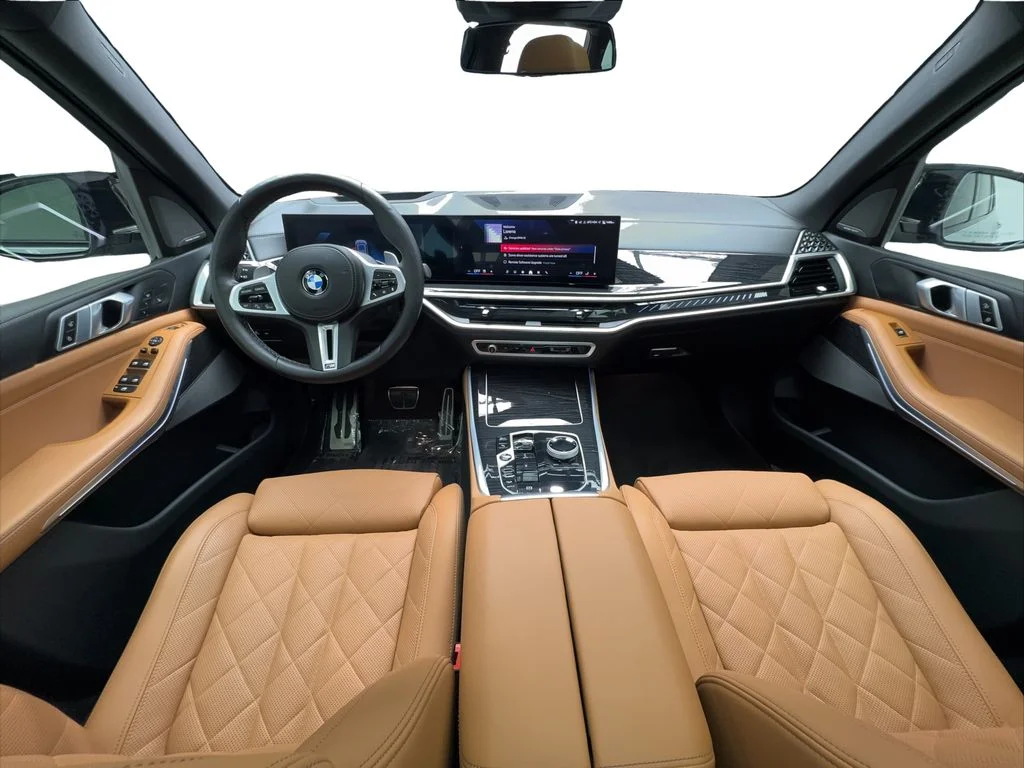 Used 2025 Gray BMW M60i image 40