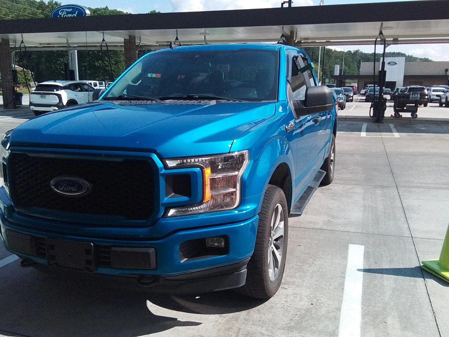 Used 2020 Abyss Gray Metallic Ford XL image 1