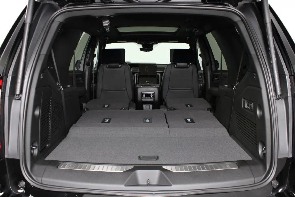 2026 GMC Yukon Denali - Photo 10