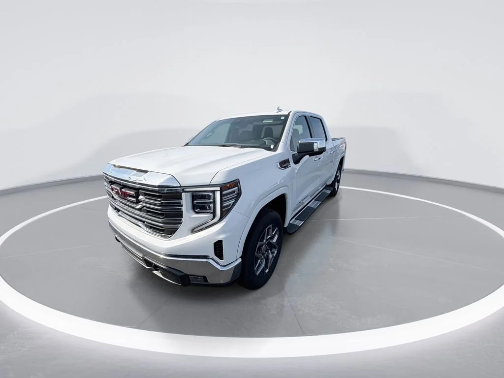 New 2026 Summit White GMC SLT image 4