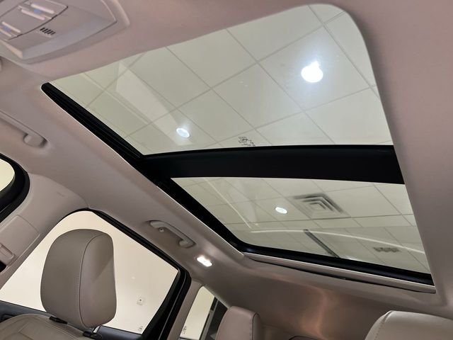 Used 2019 White Ford Titanium image 18