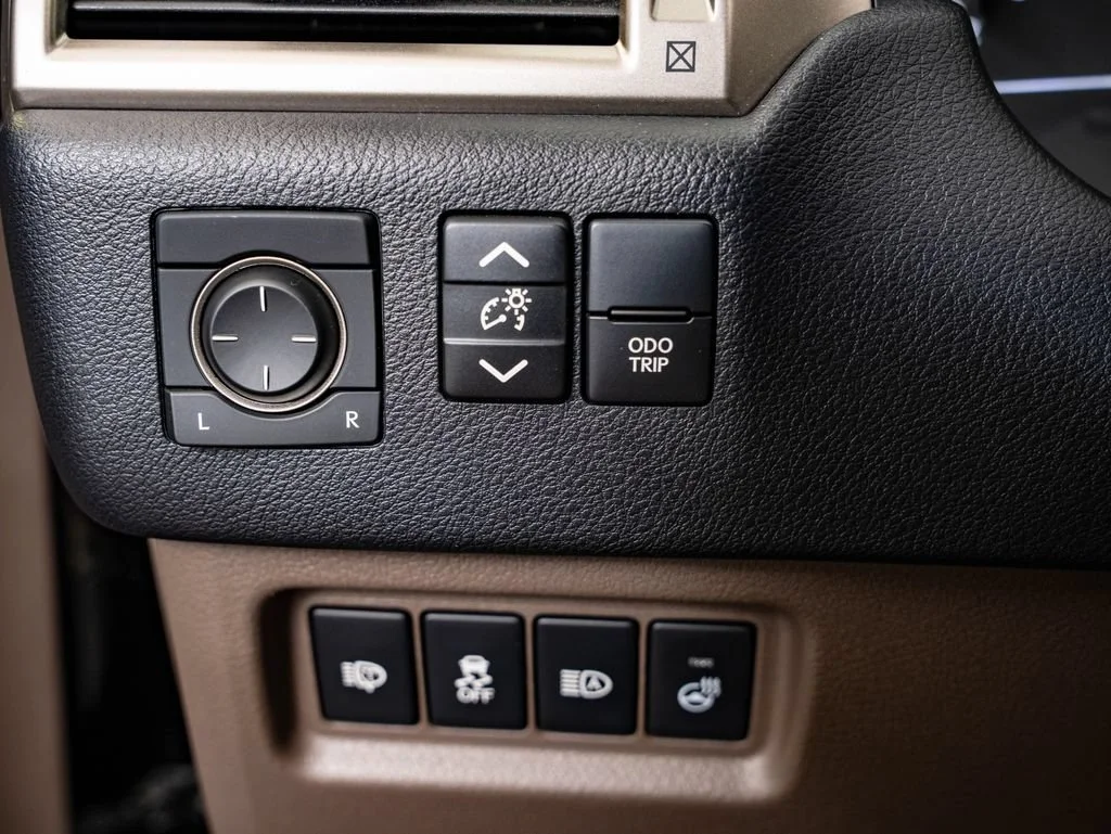 Used 2021 Onyx Black Lexus 460 Premium image 26