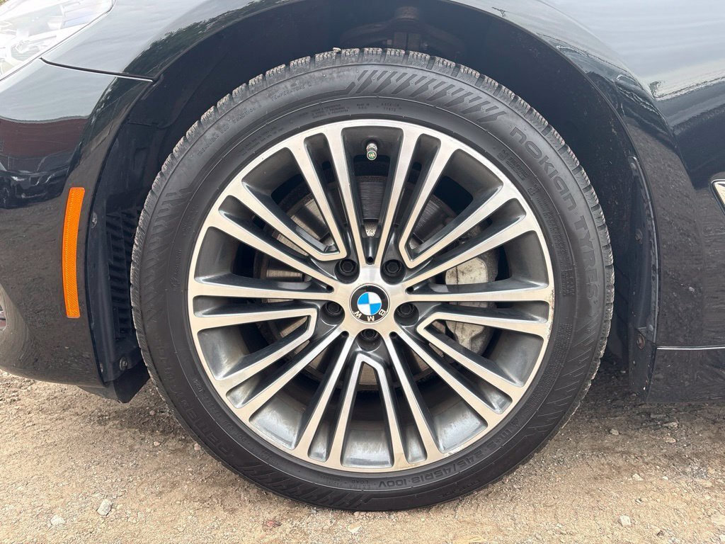 Used 2019 Black BMW 540i xDrive image 21