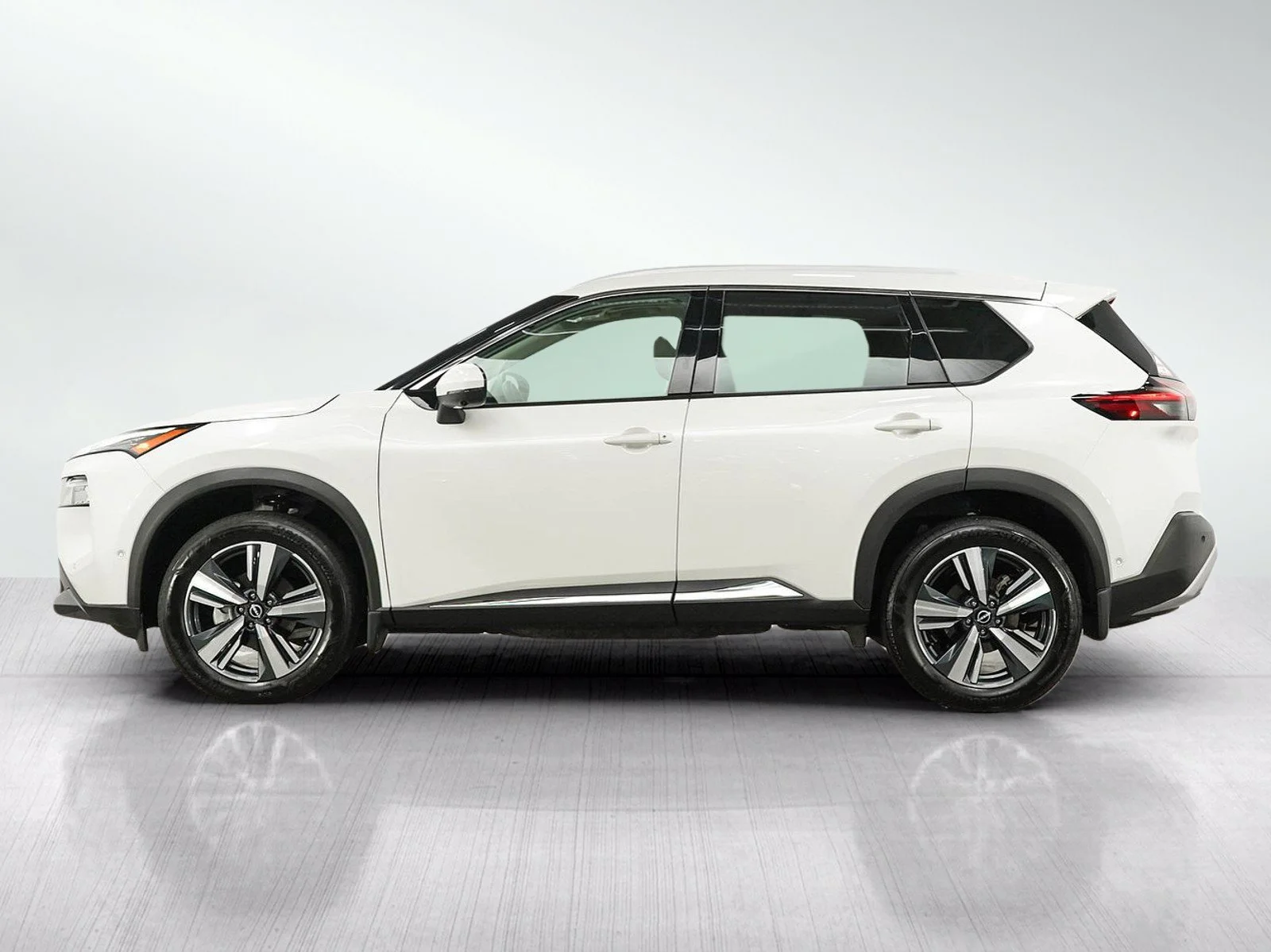 Used 2023 Nissan Rogue SL with VIN 5N1BT3CB9PC857596 for sale in Burnsville, Minnesota