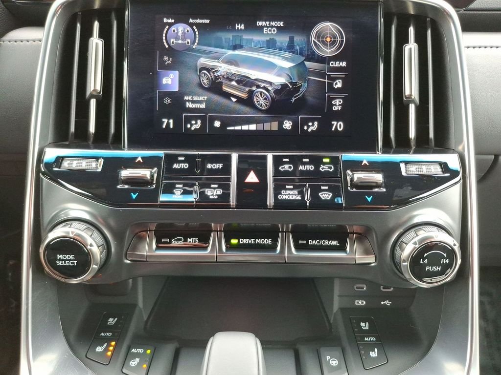 New 2025 Nori Green Pearl Lexus LX 700h LUXURY image 17