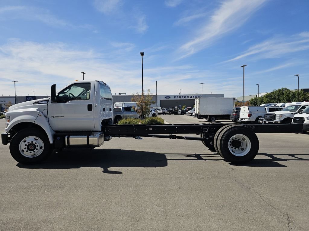New 2025 Oxford White Ford Base image 23