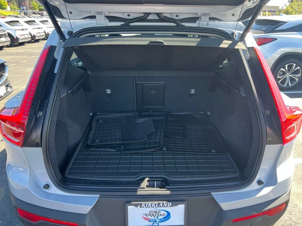 2021 Volvo XC40 Momentum - Photo 9