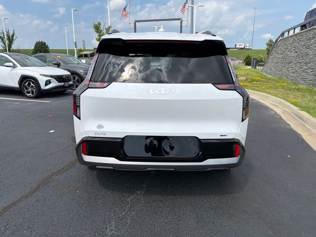 Used 2024 White Kia GT-Line image 6