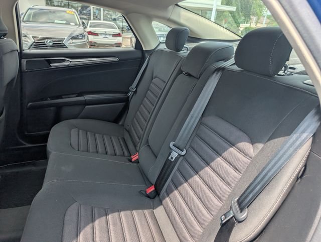 Used 2017 Lightning Blue Ford SE image 15