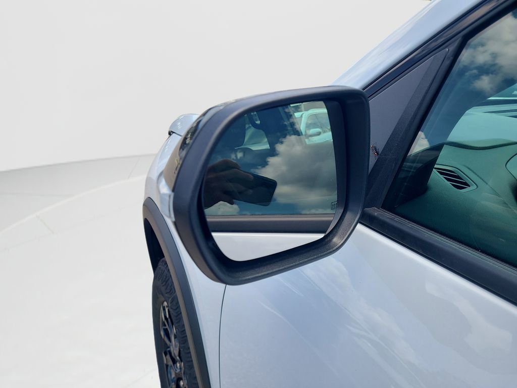 New 2026 Polar White Tricoat Chevrolet Z71 image 26