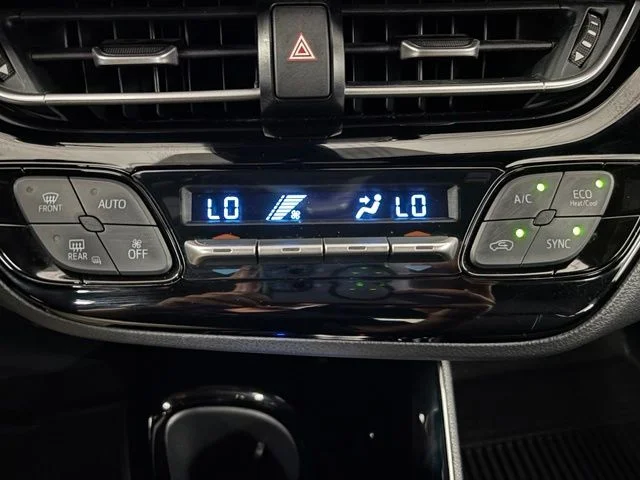 Used 2022 Pearl Toyota XLE image 20
