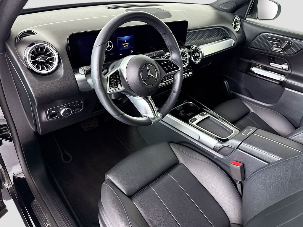 Used 2025 Night Black Mercedes-Benz GLB 250 image 9