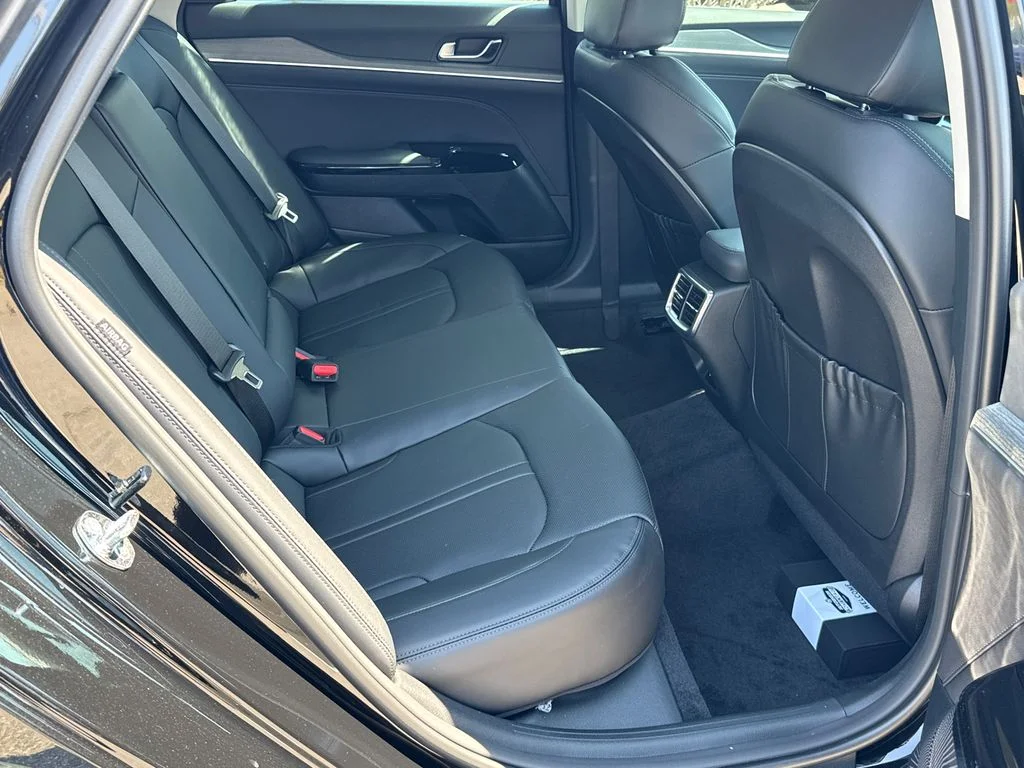 New 2026 Aurora Black Pearl Kia EX image 15