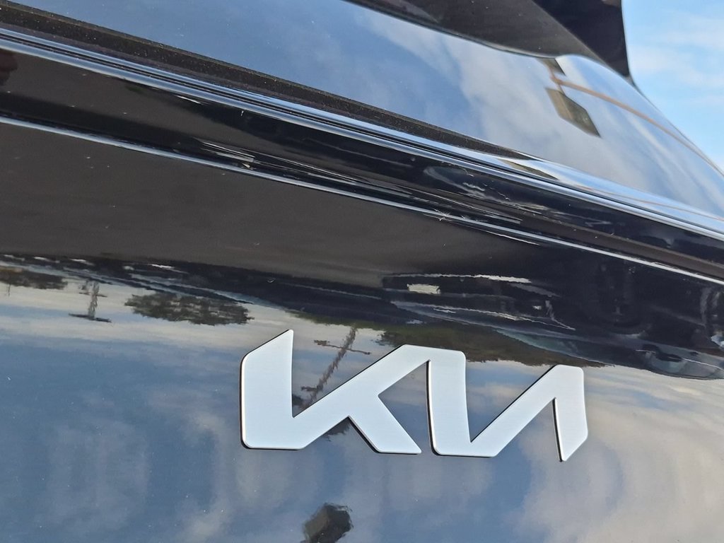 New 2027 Fusion Black Kia LX image 31