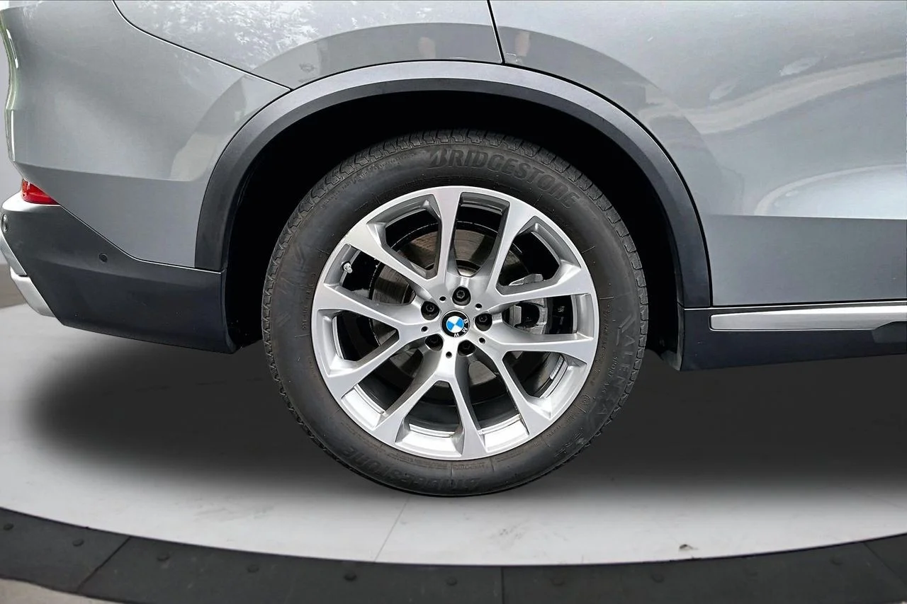 Certified Used 2024 Gray BMW xDrive40i image 36