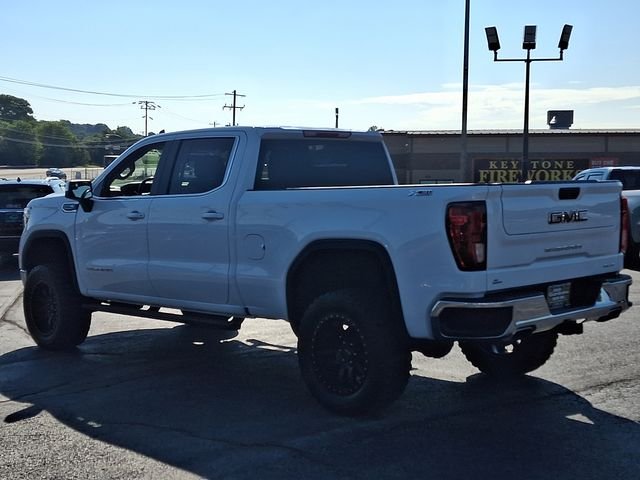 Used 2022 White GMC SLE image 4
