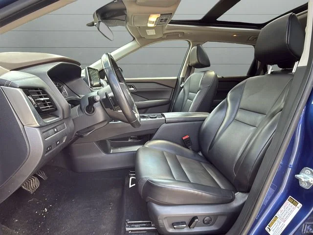 Used 2022 Blue Nissan SV image 13