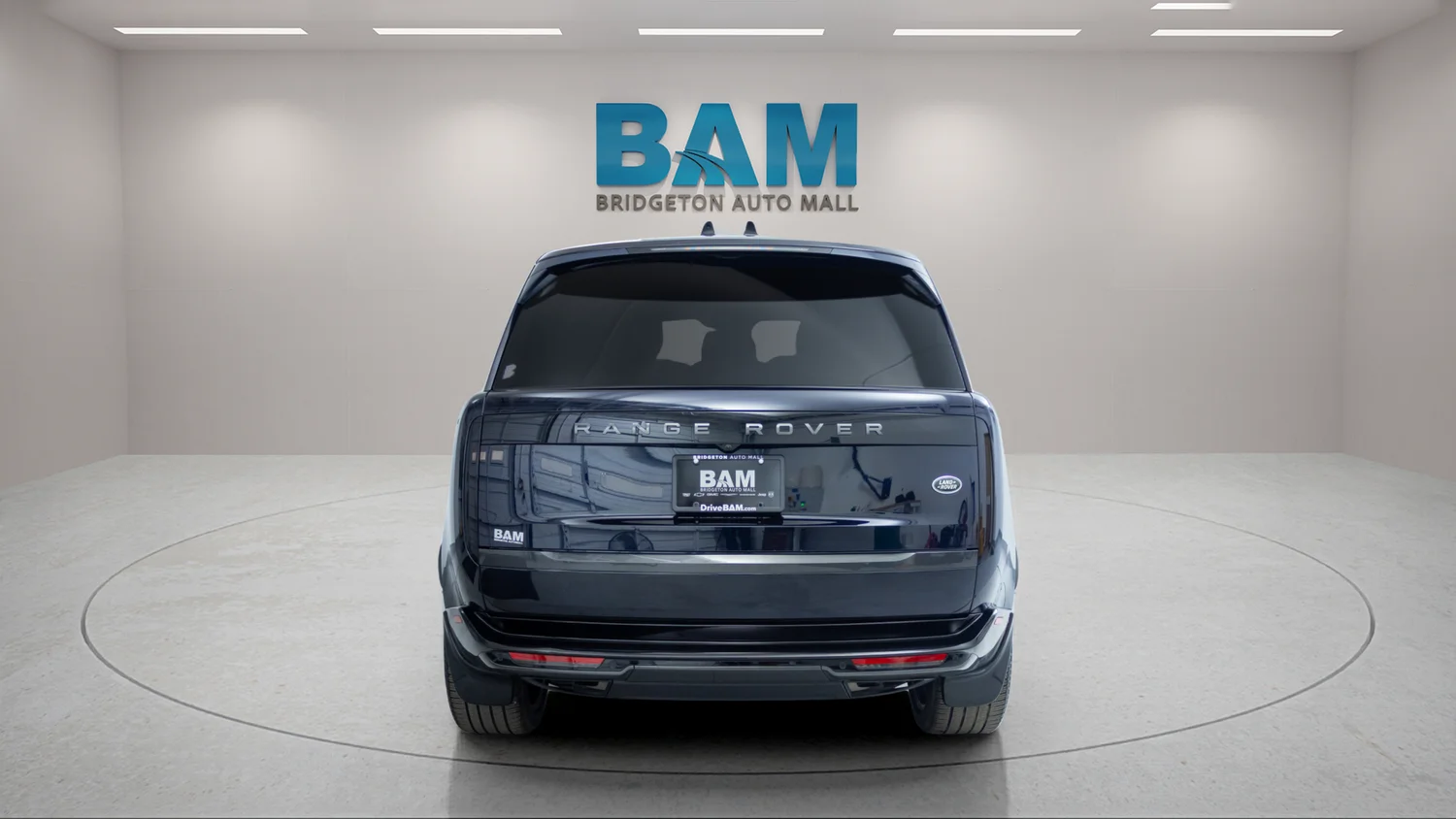 Used 2023 Blue Land Rover SE image 6