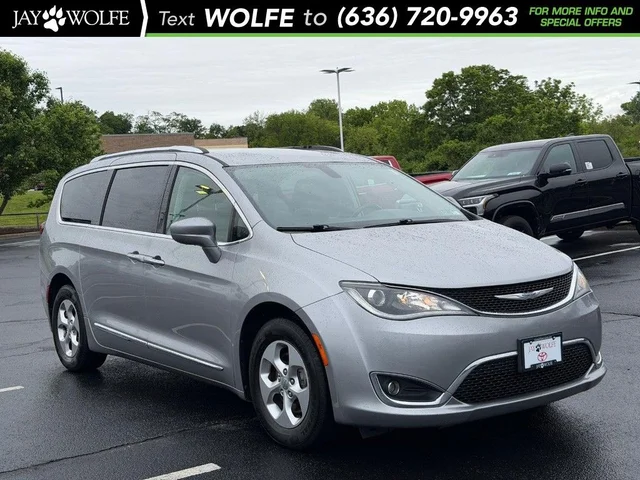 2017 Chrysler Pacifica Touring L Plus