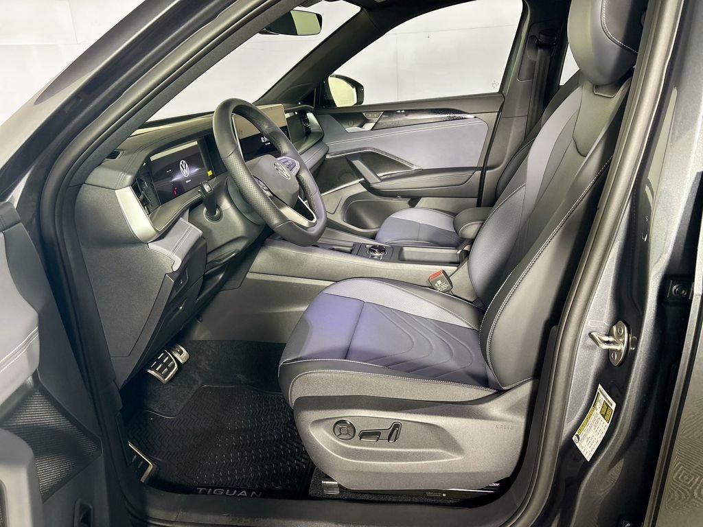 New 2026 Platinum Gray Metallic Volkswagen SE R-Line Black image 11