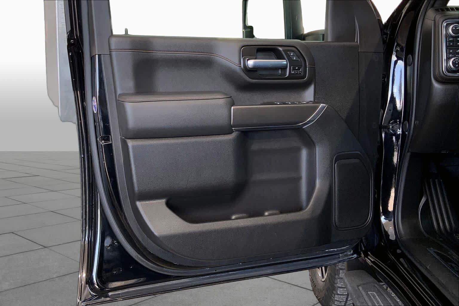 Used 2022 Onyx Black GMC AT4 image 21