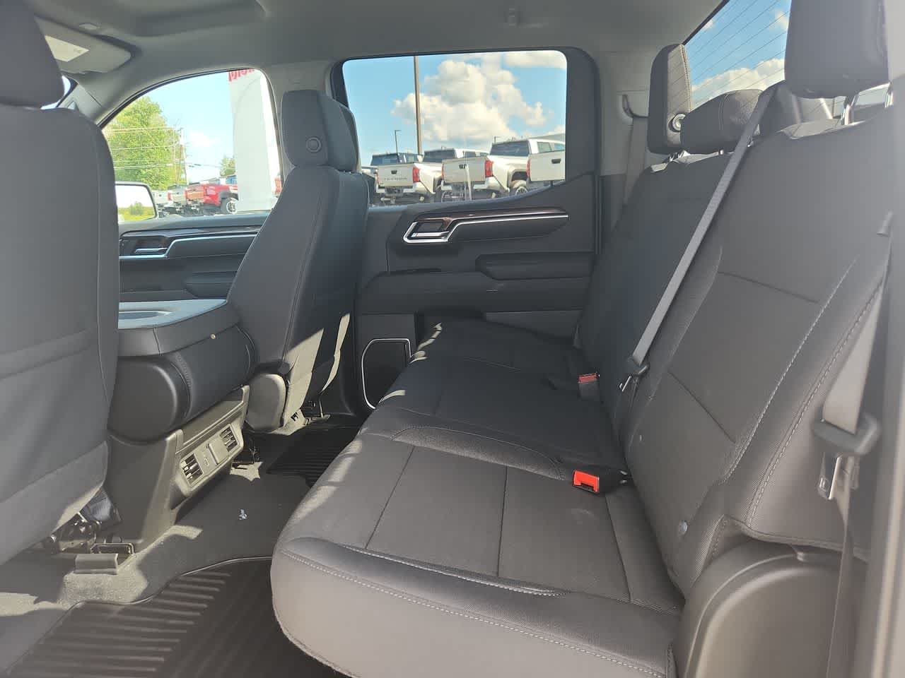New 2026 Summit White Chevrolet LT (2FL) image 14