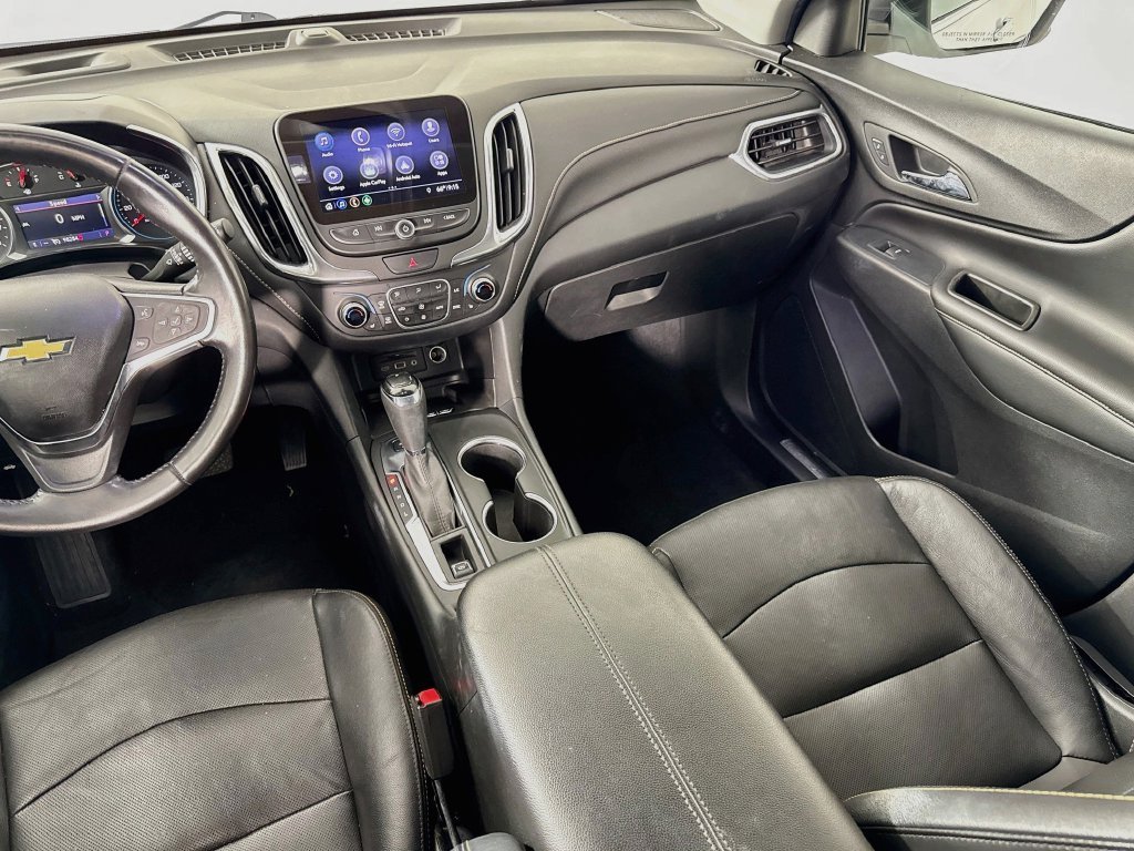 Used 2020 Iridescent Pearl Tricoat Chevrolet Premier image 26