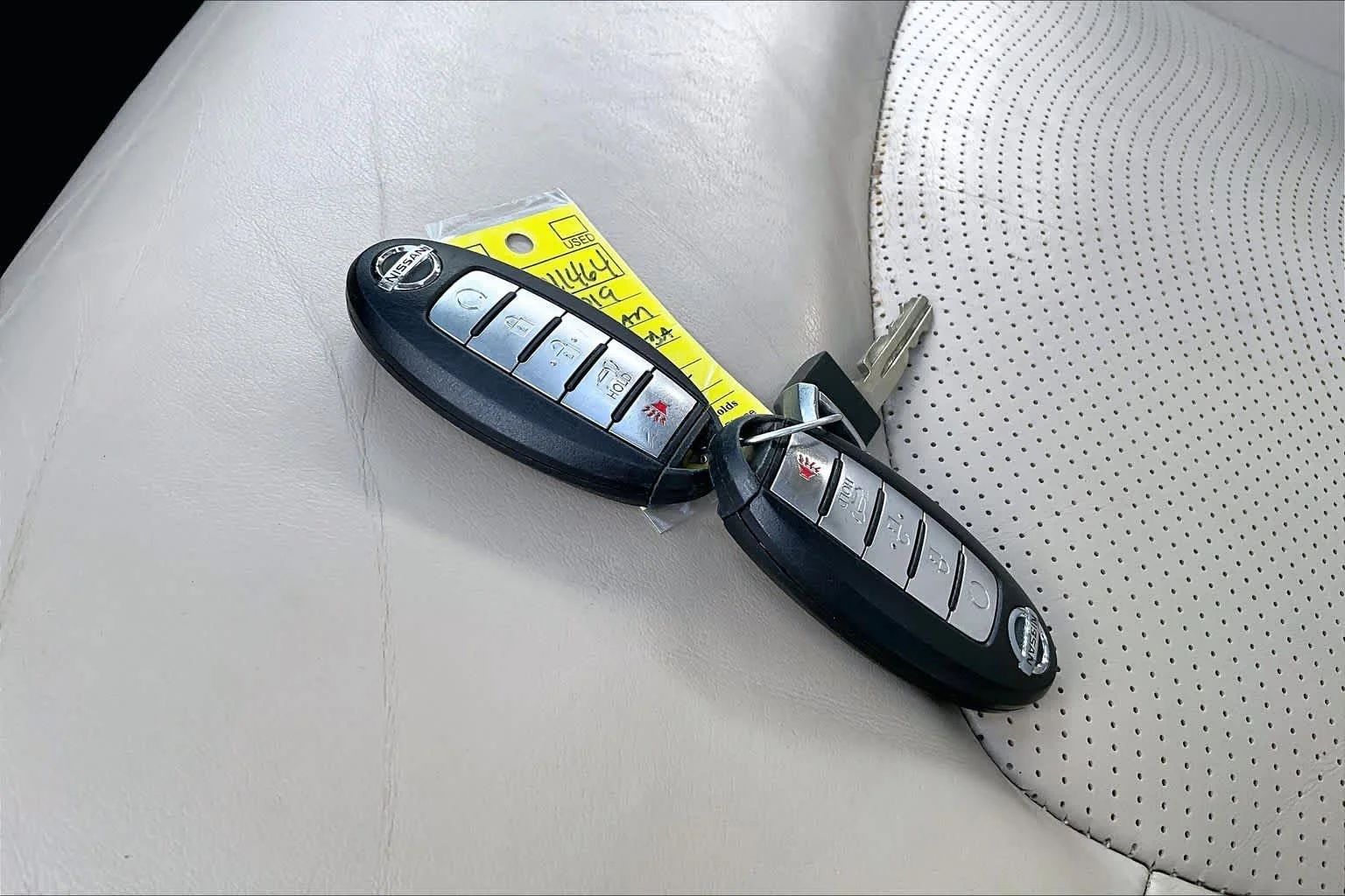 Used 2019 Pearl White Tricoat Nissan SL image 15