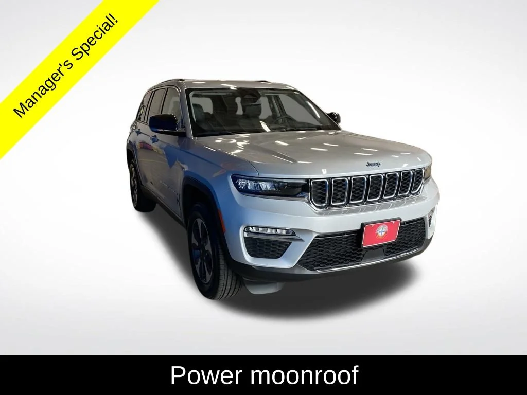 Used 2024 Silver Jeep 4xe image 17