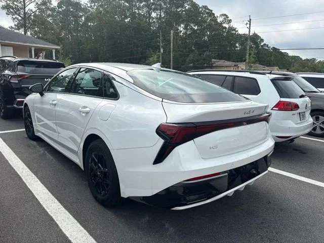 Used 2025 White Kia LXS image 2