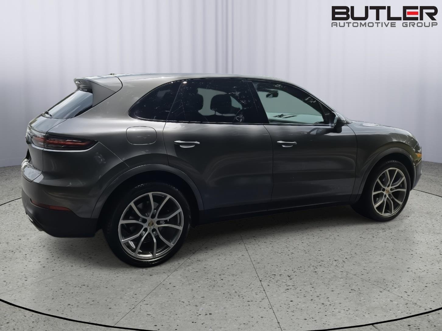Used 2020  Porsche Base image 4