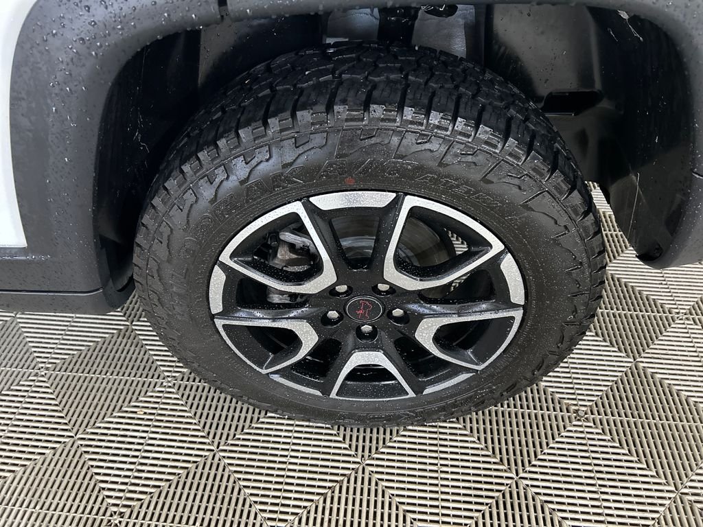 Used 2025 White Jeep Trailhawk image 10