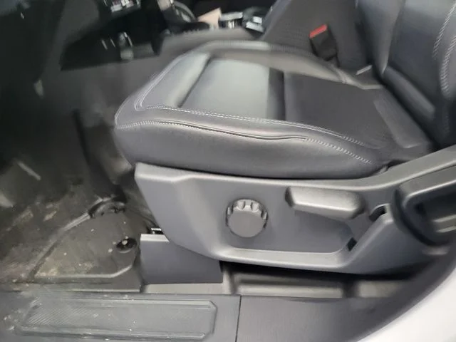 New 2025 Oxford White Ford Badlands® image 15