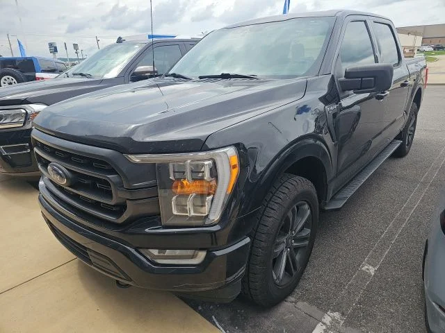 Used 2021 Black Ford XLT image 3