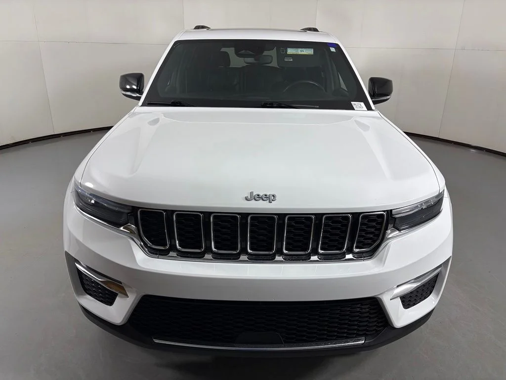 Used 2024 White Jeep 4xe image 3