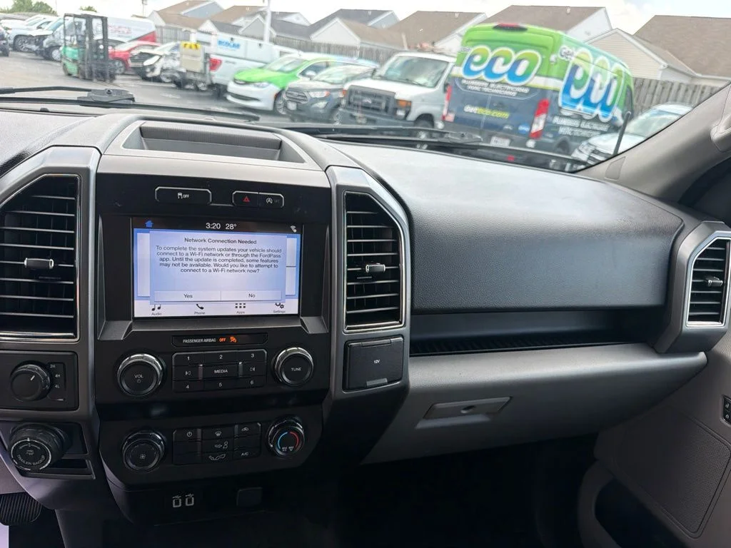 Certified Used 2019 Blue Jeans Metallic Ford XLT image 31