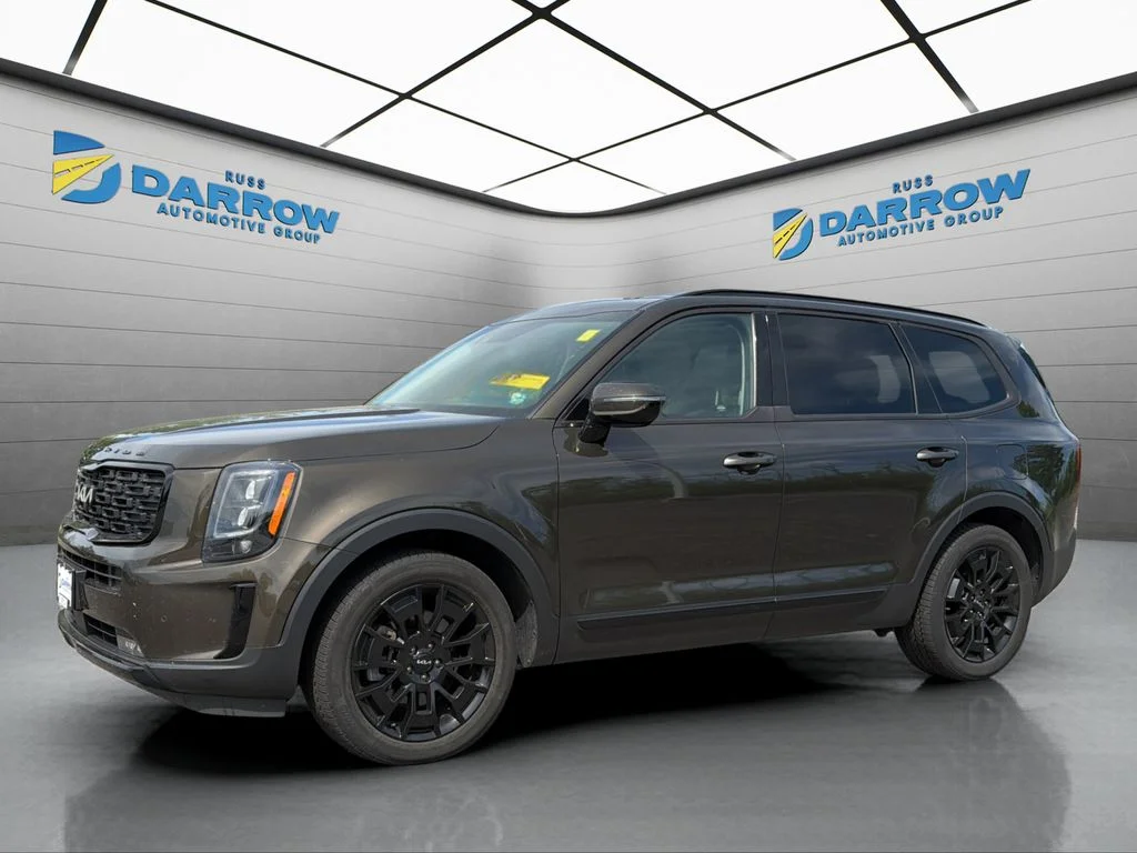 Used 2022 Green Kia SX image 1