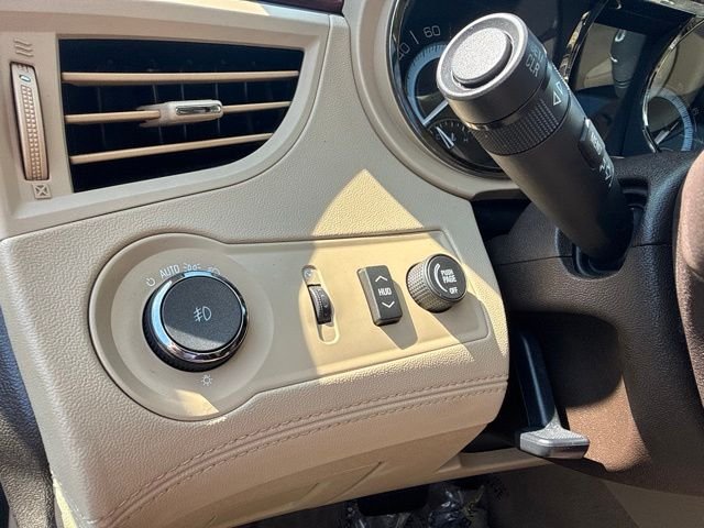 Used 2011 White Diamond Clearcoat Buick CXS image 15