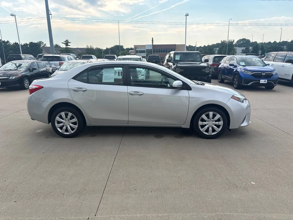 Used 2016 Silver Toyota LE image 4