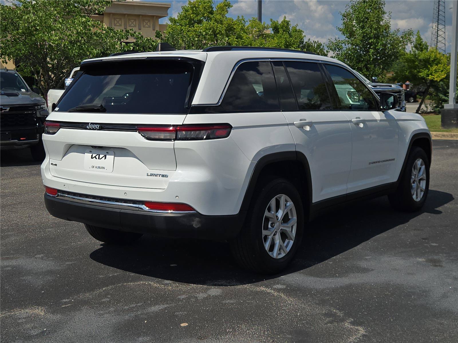 Used 2023 Bright White Clearcoat Jeep Limited image 6