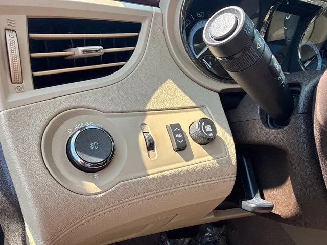 Used 2011 White Buick CXS image 15