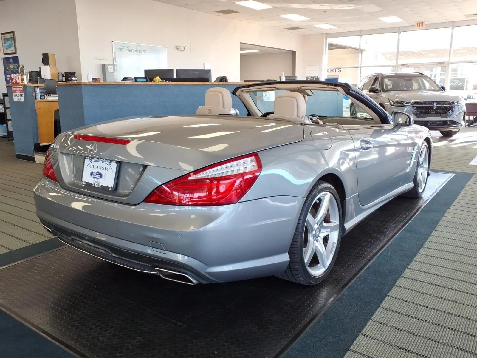 Used 2013 Palladium Silver Metallic Mercedes-Benz SL 550 image 2